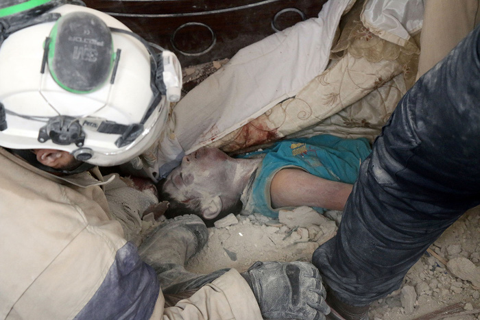 aleppo-air-strikes-dead-babies.jpg